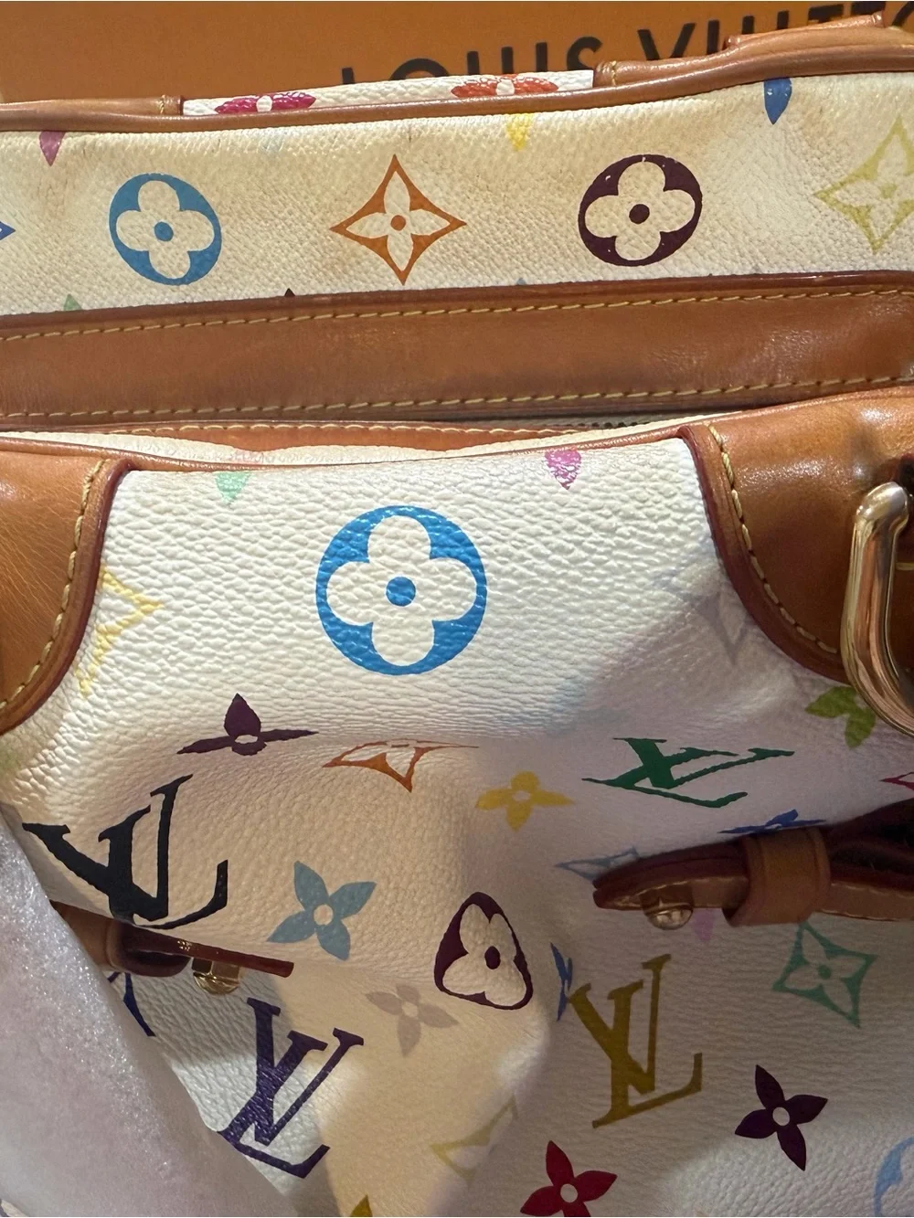 Louis Vuitton iconic lv